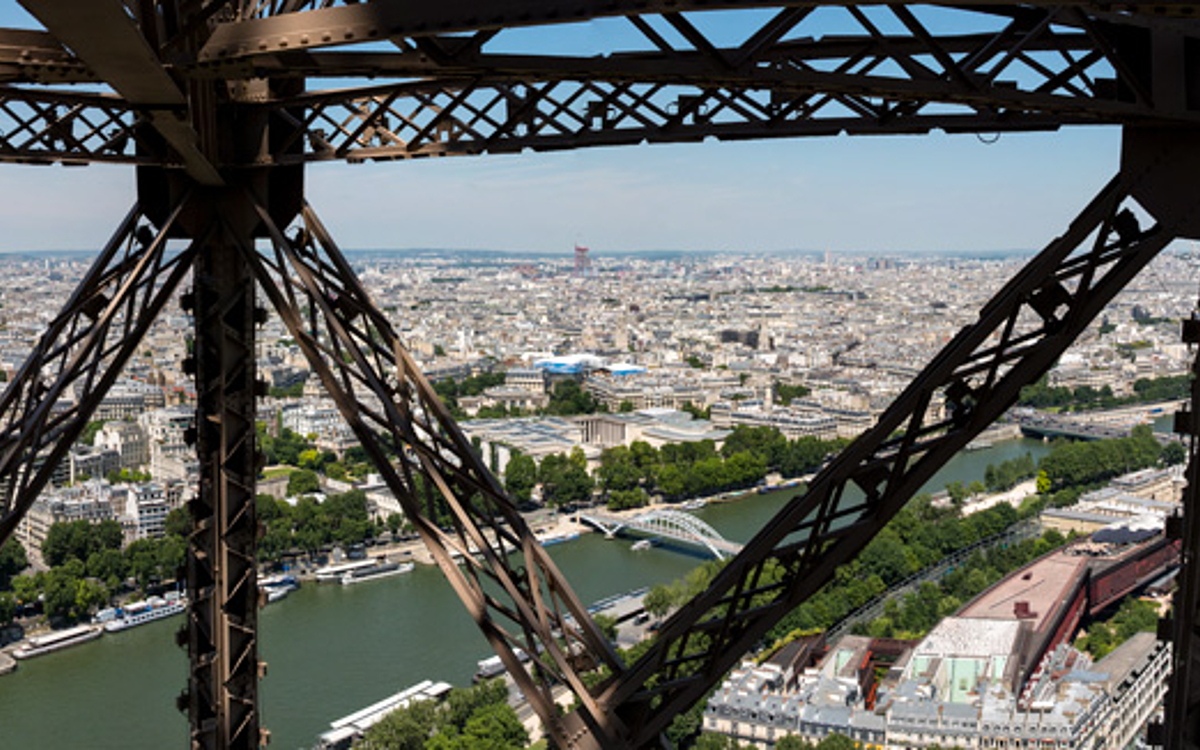 image processing20190724 6176 1ot76vr Réouverture de la Tour Eiffel : même les parisiens profitent de ce moment unique