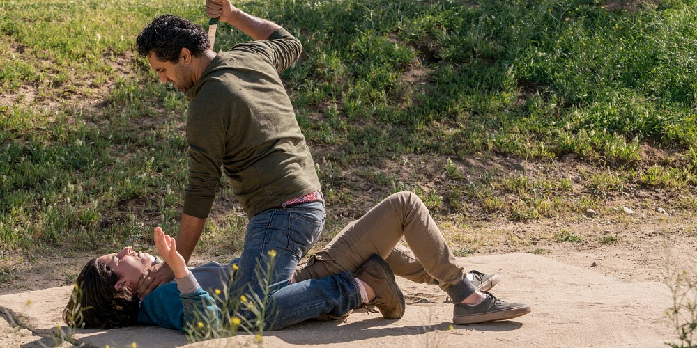 Cliff-Curtis-and-Lorenzo-James-Henrie-n-Fear-the-Walking-Dead-Season-2-Episode-7