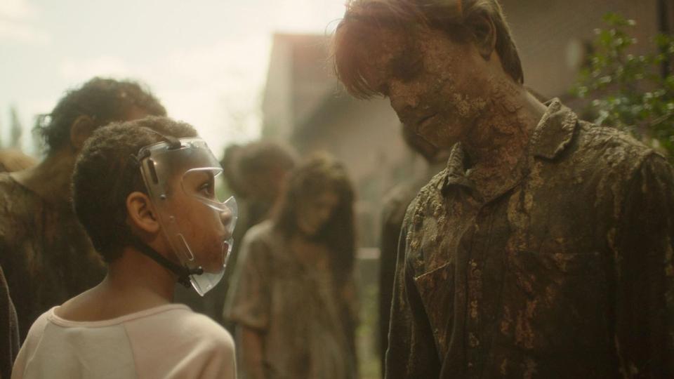 Sennia Nenua et les zombies au maquillage décevant dans The Last Girl