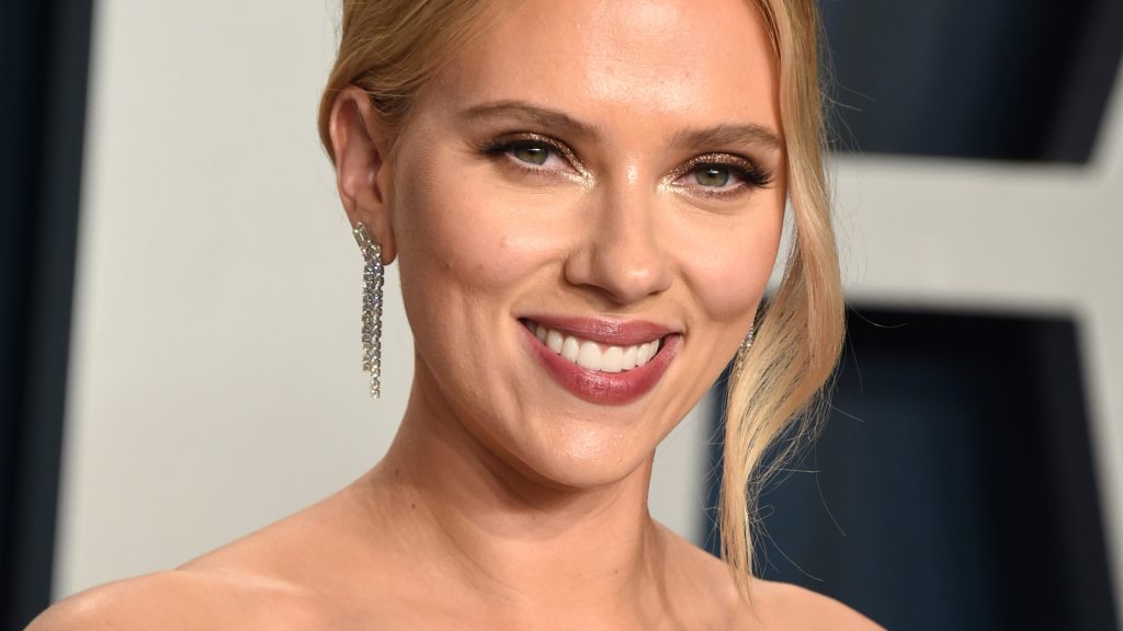 Scarlett Johansson Oscars Party 1024x576 1 Disney : Un film de et avec Scarlett Johansson sur la Tour de la Terreur