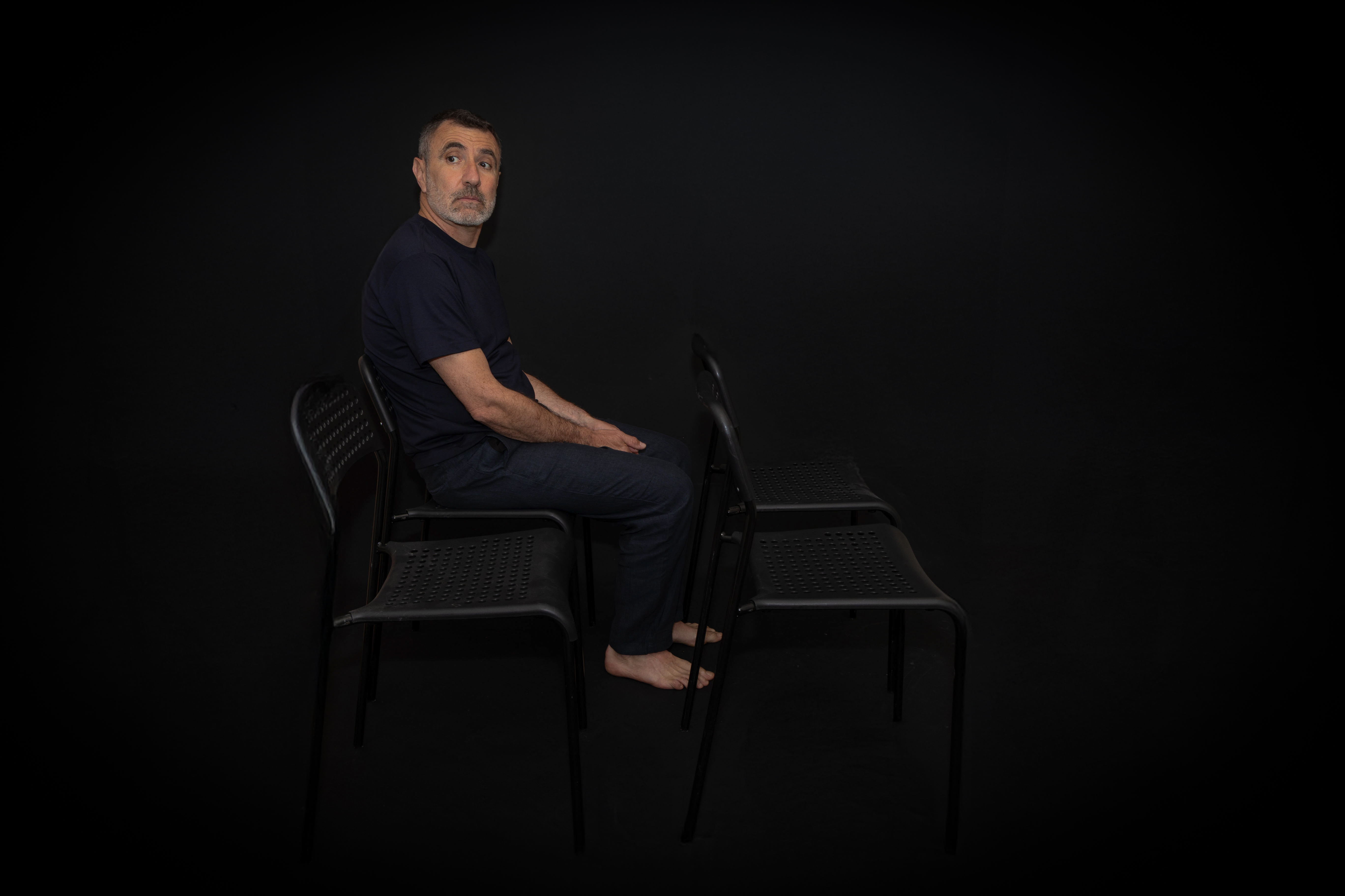 Critique « Pays Bonheur » : Le parcours d’un migrant à la recherche d’une vie meilleure